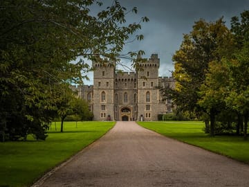 Windsor Castle Half-Day Tour with Hotel Transfer from London
