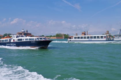 Private speedboat transfer from Marco Polo Airport to Venice