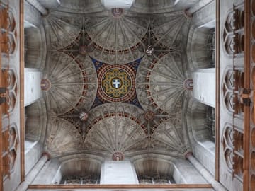 Kent Day Tour: Canterbury Cathedral and Dover Cliffs