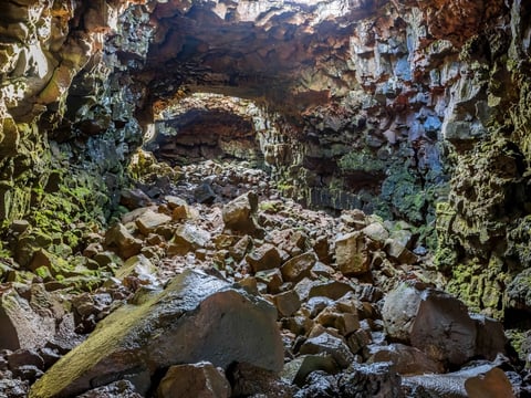Lava Tunnel Tour (Back to Back)