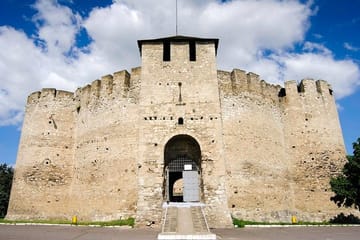 Private Tour of Soroca Fortress and Gypsy Hill in Moldova