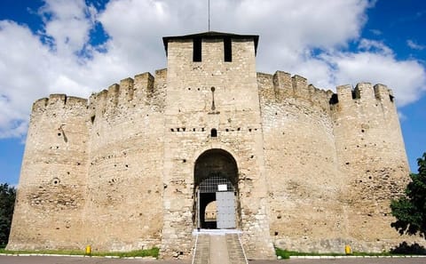 Private Tour of Soroca Fortress and Gypsy Hill in Moldova