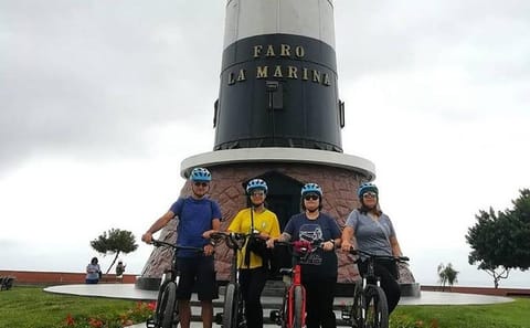 Guided Bike Tour of Miraflores and Barranco in Lima