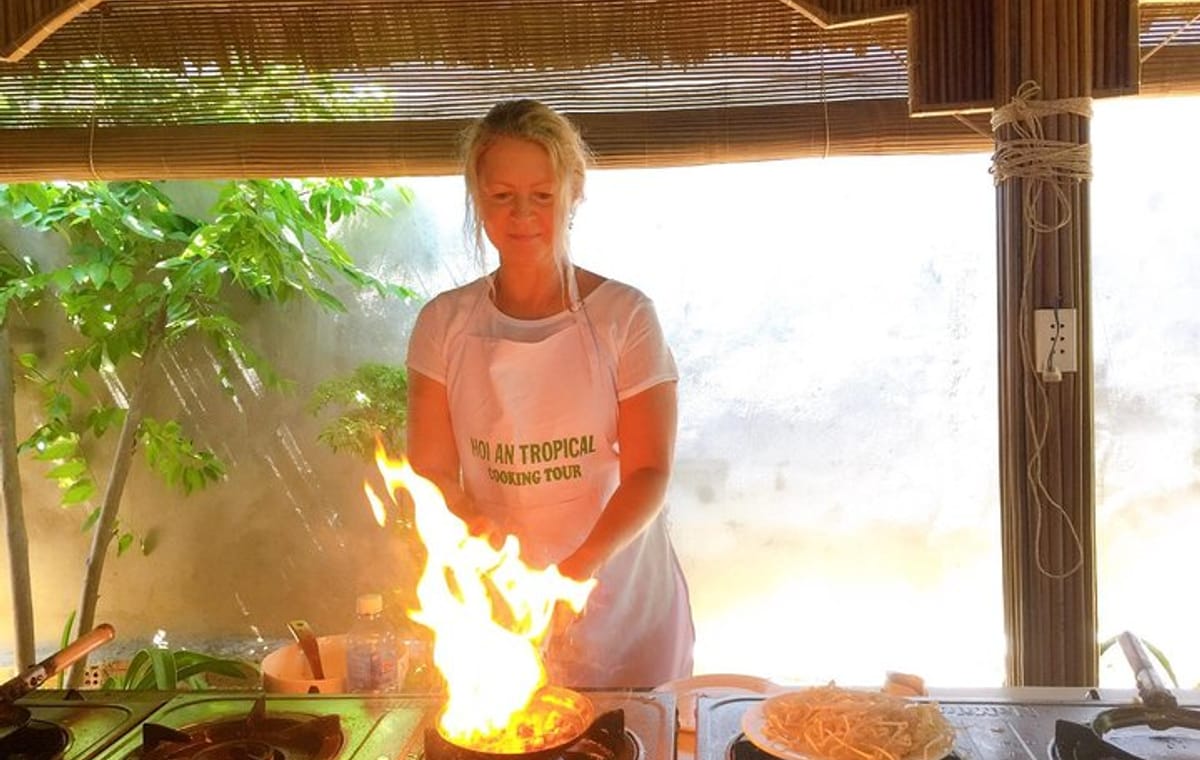Cooking Class Hoi An:Local Market, Basket Boat, Fishing & Cooking