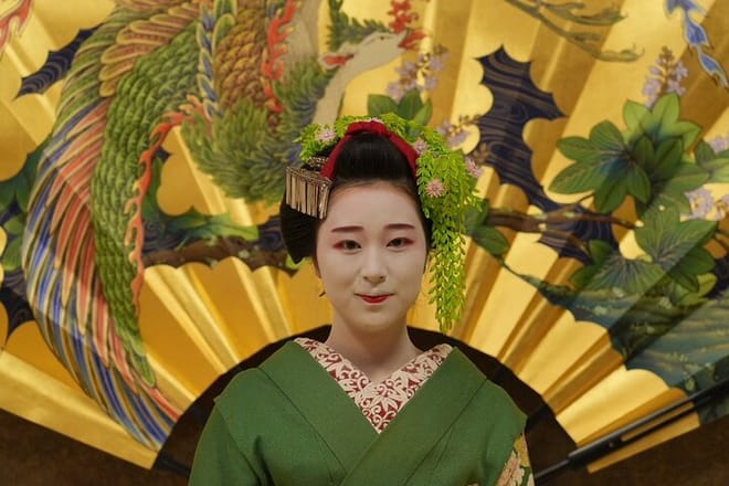 The Art of Geisha: Exclusive Show & Gion Walking Tour 8