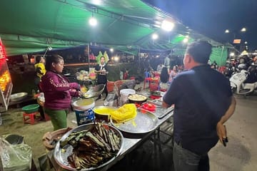Ultimate Siem Reap Food Tour (10 Locals Tasting with Drinks & Transport)