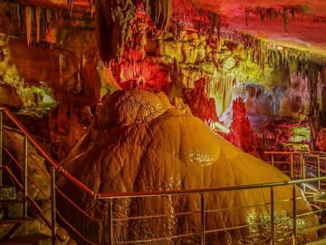 4 Full days in Georgia with private tour, free aiport