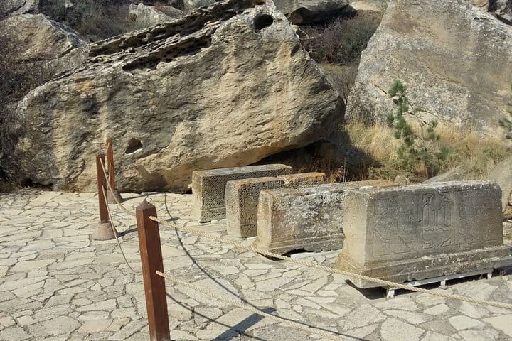 Gobustan-Museum-rock-shelter_petroglyps-unesco-world-heritage-list-vla-tourism