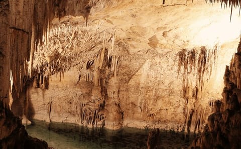 Private Day Trip to Alistrati Cave and Lazaridi Winery