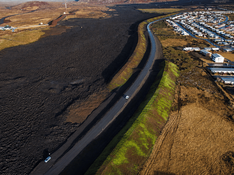 Grindavik: Eruption Site and Town Walking Tour, photo 3