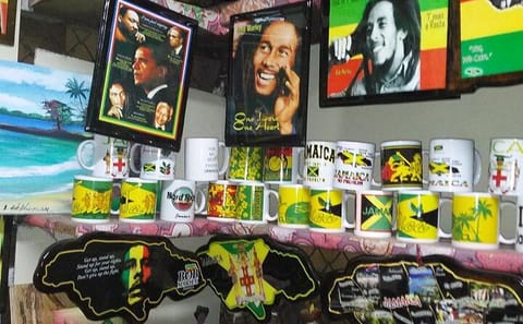 Doctor's Cave Beach and Margaritaville Tour in Montego Bay