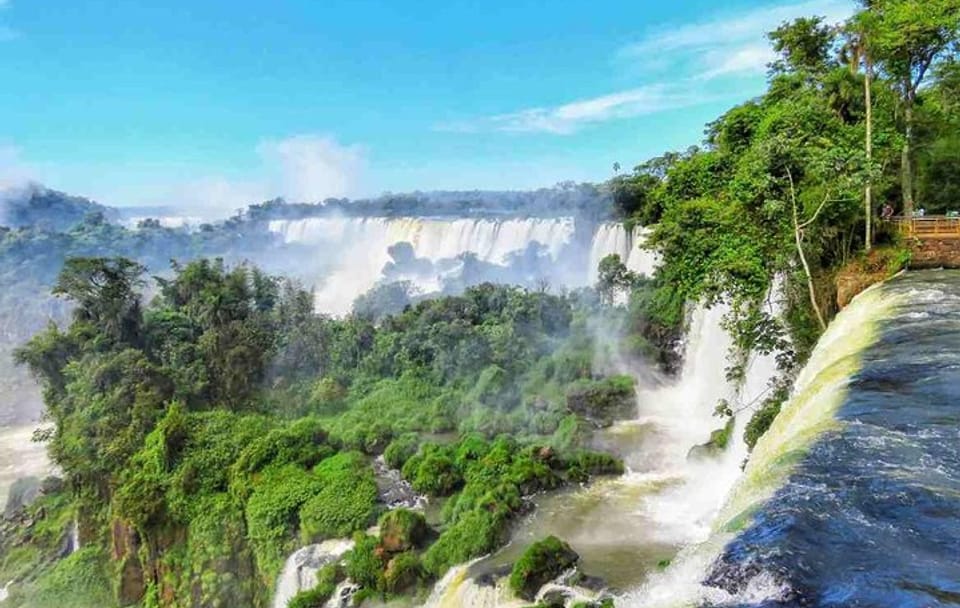 Private Full-Day Iguazu Falls Tour with Airfare from Buenos Aires