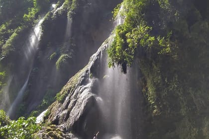 Tin-01 : Rio Derrepente’s Hidden Waterfalls – Paradise Unveiled