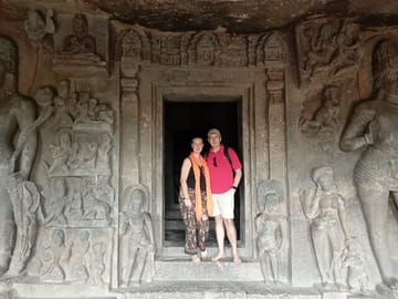 Mumbai to Aurangabad Tour: Ajanta & Ellora Caves Exploration