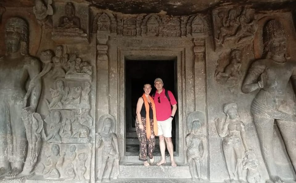 Mumbai to Aurangabad Tour: Ajanta & Ellora Caves Exploration
