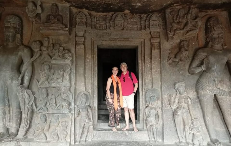 Mumbai to Aurangabad Tour: Ajanta & Ellora Caves Exploration