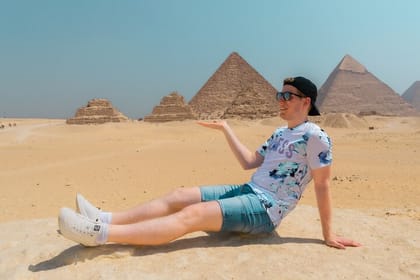 Hire Photographer, Professional Photo Shoot – Pyramids of Giza