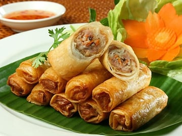 Small Group Hanoi Street Food Walking Tour with Local Guide