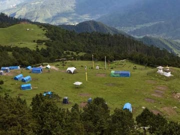 Bumdrak Campsite at 3860m altitude