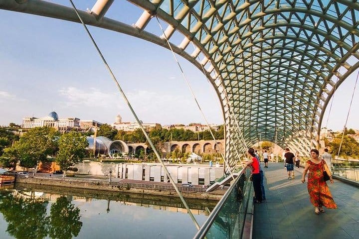 4 Full days in Georgia with private tour, free aiport