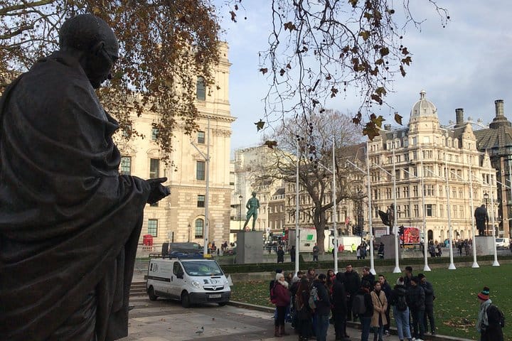 Half Day Traditional Private London Tour by Walking & Public Transportation 10