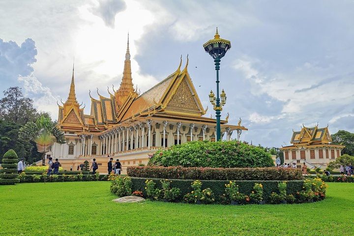 Enjoying a Phnom Penh sightseeing tour including cultural and historical landmarks