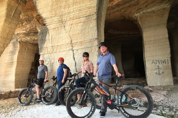 E-bike Tour and Amarone Wine Tasting in Marano di Valpolicella