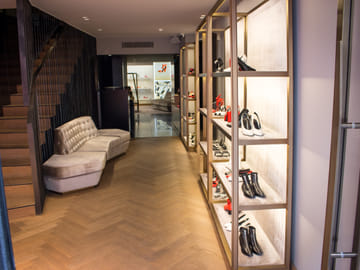 Private Fashion Shopping Experience in Paris