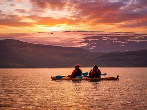Kayaking in Midnight Sun