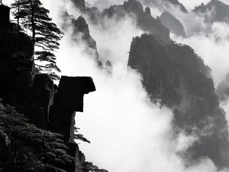 2-Day Huangshan Sunrise Hike Overnight Summit Tour