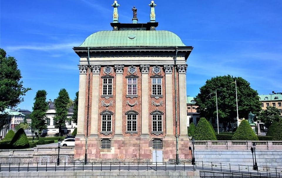 Guided Tour of Stockholm's Historic Squares and Gamla Stan