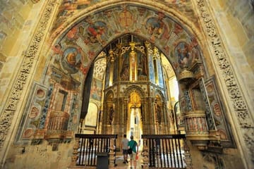 Tomar: Private walking tour to Convent of Christ w/ tickets