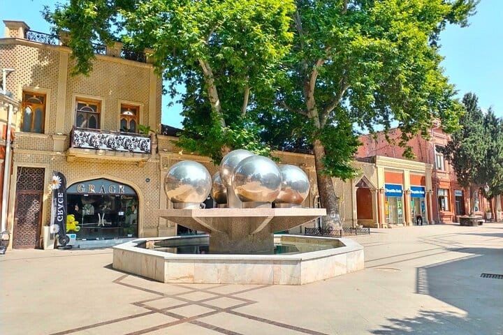 Ganja_tour_Gence turu-Ganja city center-Fountain Ganja-Genje-Funtain square-BEst Azerbaijan tour package
