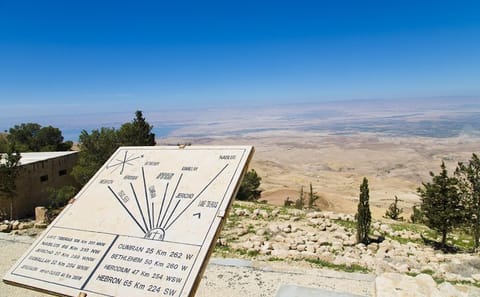 7-Night Adventure Tour of Jordan: Jerash to Petra and Wadi Rum