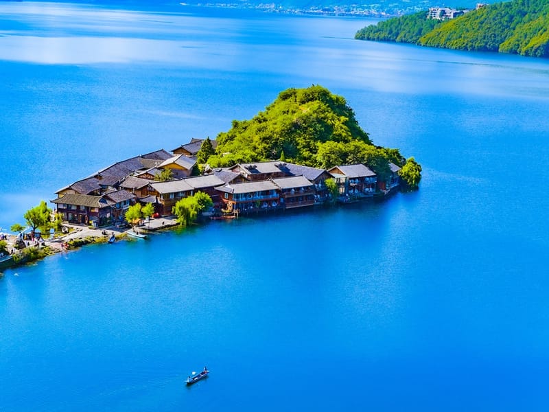 Yunnan in Depth: Lijiang, Dali, Tiger Leaping Gorge, Shangri-La & Lugu Lake 7-Day Private Tour