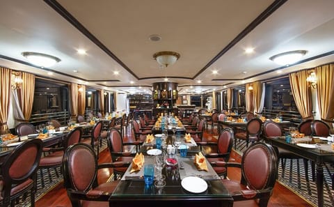 Athena Royal Cruise – Luxury Halong Bay Overnight Cruise 2D1N Tour