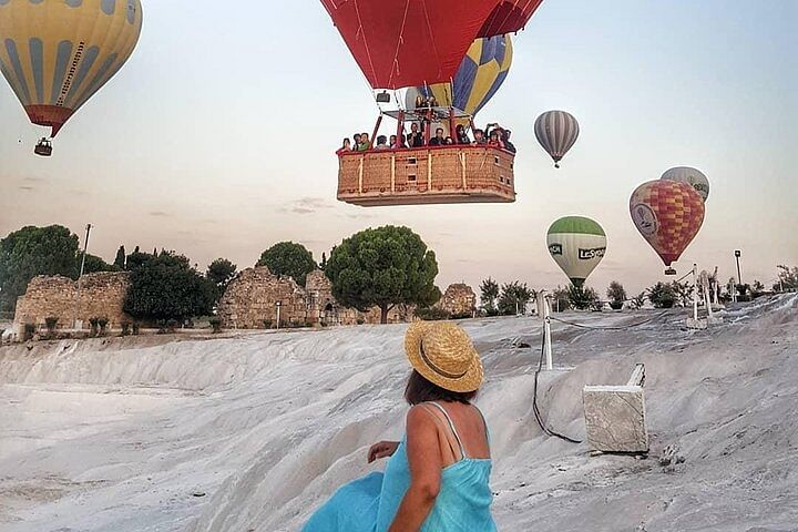 Pamukkale Hot Air Balloon Ride with Breakfast & Hotel Transfer