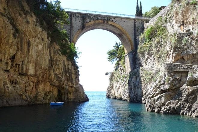 Discover the precious Amalfi Coast by boat photo 2