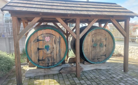 Imotski Lakes Adventure with Wine Tasting and Dinner