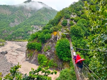 Suspenion bridge-Asma korpu-Hanging bridge-Azerbaijan multi day tour-Lahic tour-lahij tour-nature tour-hiking tour-VLA Travel