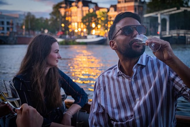 Amsterdam Light Festival Private Cruise With Welcome Drink 2