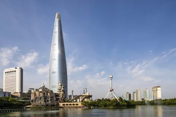 Private Tour to Lotte Tower, Aquarium and Lotte world Theme park