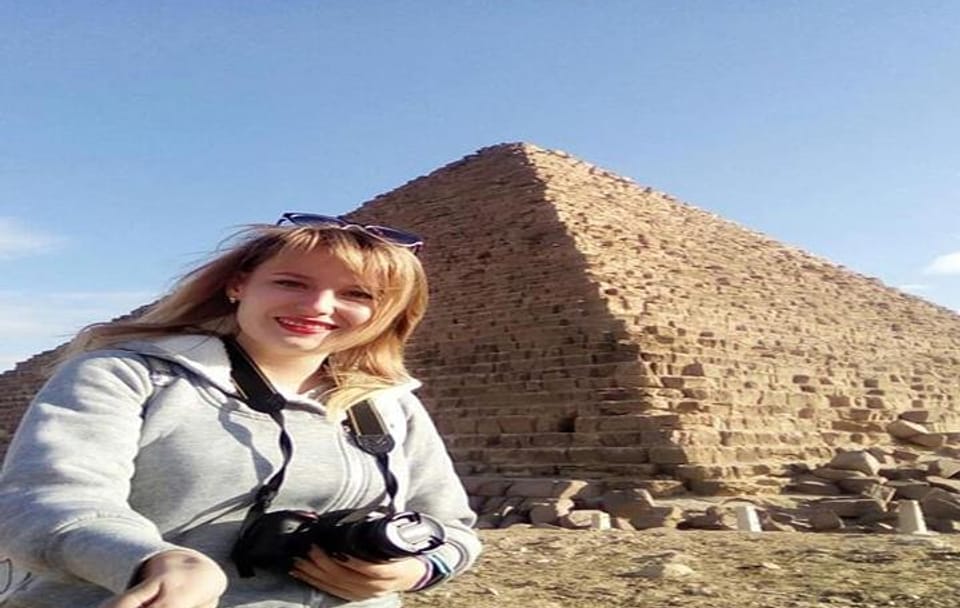 Private Full-Day Tour of Giza Pyramids and Cairo Highlights