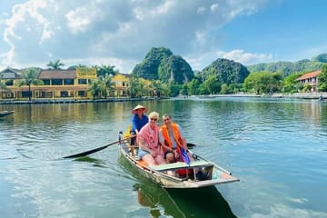 Luxury Day Tour of Ninh Binh: Hoa Lu, Tam Coc, Mua Cave