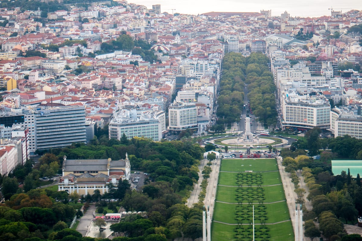 Lisbon Afternoon: Private Tour with Monuments and Fado Dinner