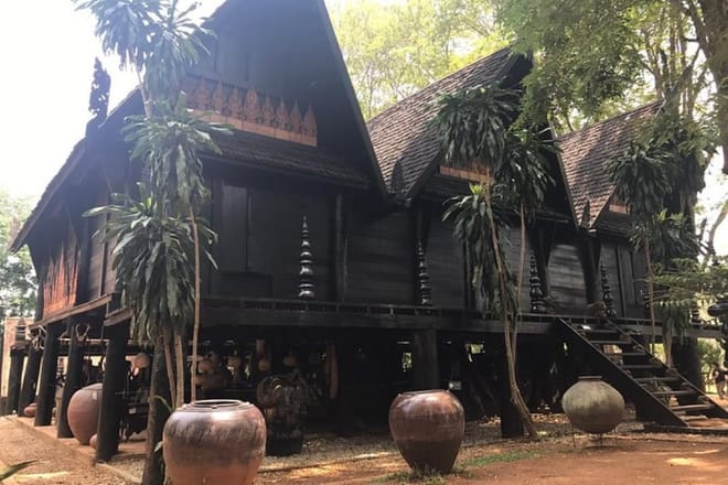 Chiang Mai-Chiang Rai: White and Blue Temple-Black Museum-Golden Triangle-Boat Trip 10