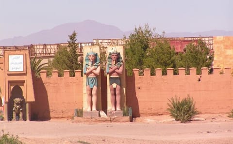 From Agadir: 4 Day Tour To Merzouga Dunes to Marrakech