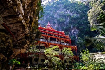 Ipoh Day Tour Cave Temples, Heritage Streets and Food Tasting