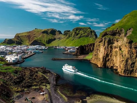Private Tour to Westman Islands with Extra Waterfall Visit