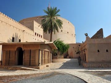 2-Day Adventure Tour in Jabal Shams, Oman